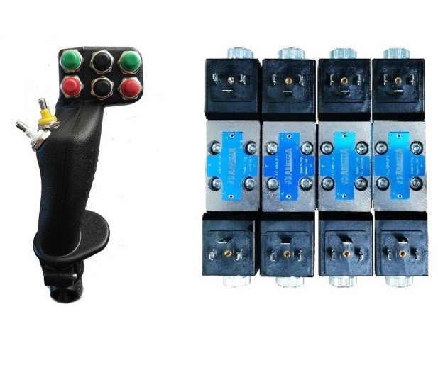 Kit pompa doppia ed elettrodistributore con joystick multifunzione per comandare 4 cilindri doppio effetto separatamente (applicabile solo al momento dell'ordine).